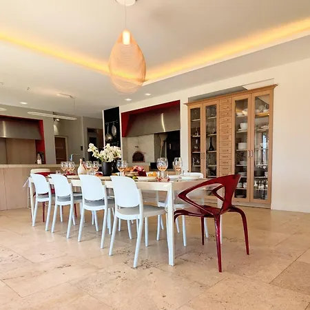 Wine Estate 20m Pool And Cinema Villa *