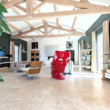 Wine Estate 20m Pool And Cinema Villa