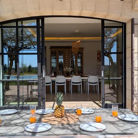 Weingut 20-m-pool Und Kino * Pézenas