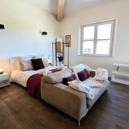 Wine Estate 20m Pool And Cinema Villa *
