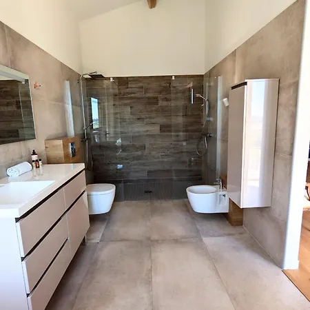 Wine Estate 20m Pool And Cinema Villa